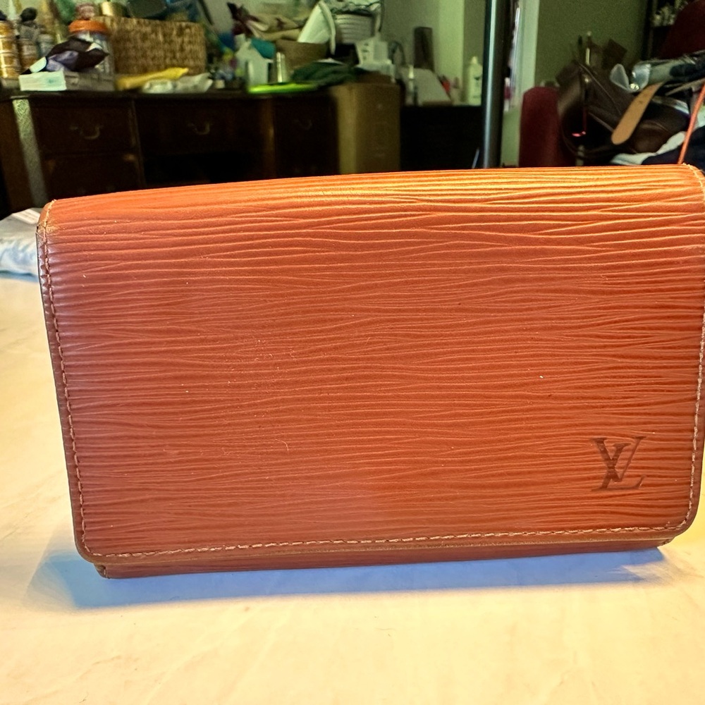 Authentic Vintage Louis Vuitton Epi Porte Monet Vietrezor wallet